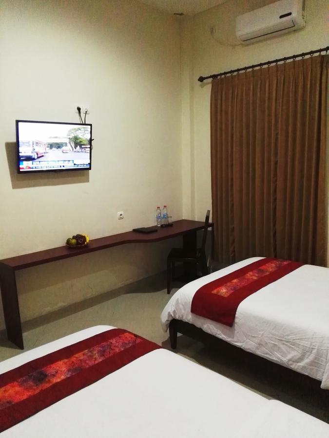 Hotel Transit Pasuruan Exterior photo