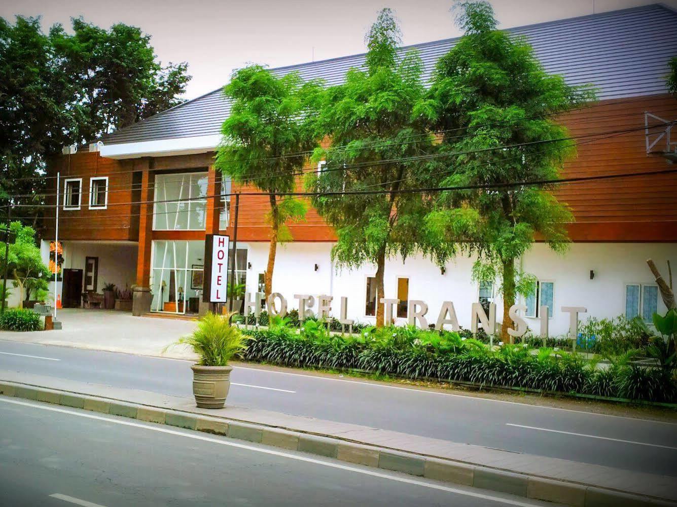 Hotel Transit Pasuruan Exterior photo